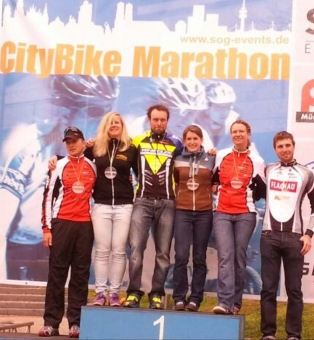 Siegerpodest des City-Bike-Marathon 2014 in München